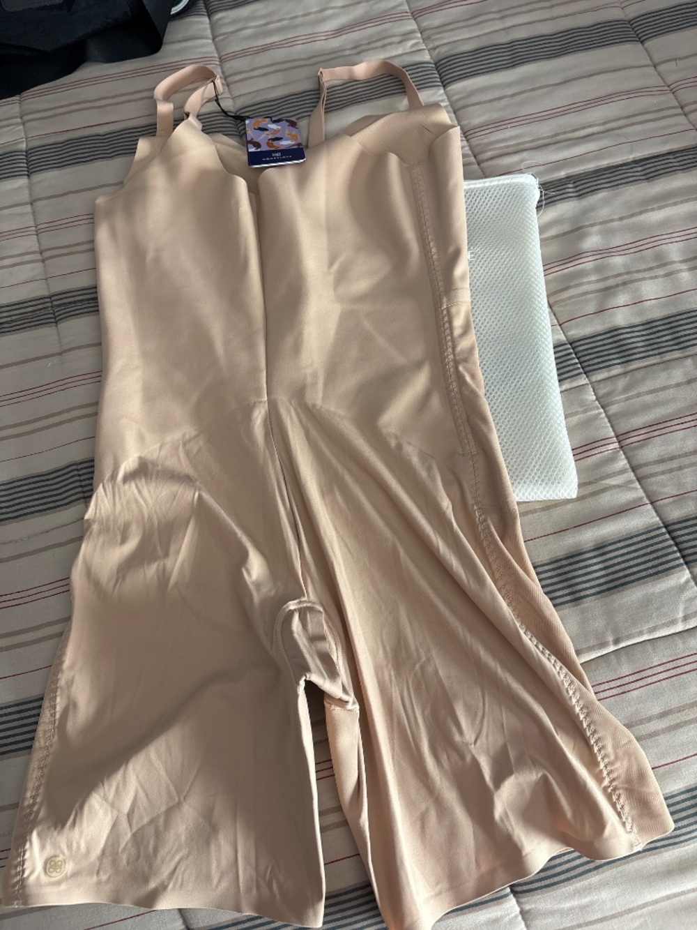 Honeylove Mid-Thigh Bodysuit Shapewear M Sand Firm Body Compression + Mesh Bag - Picture 6 of 7